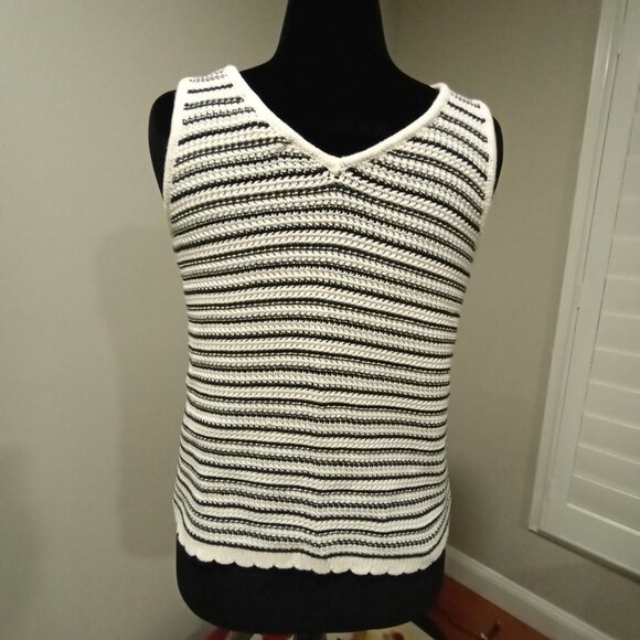 PINQUE BLACK & WHITE STRIPPED SLEEVELESS TOP V NECK SZ M - Picture 5 of 6